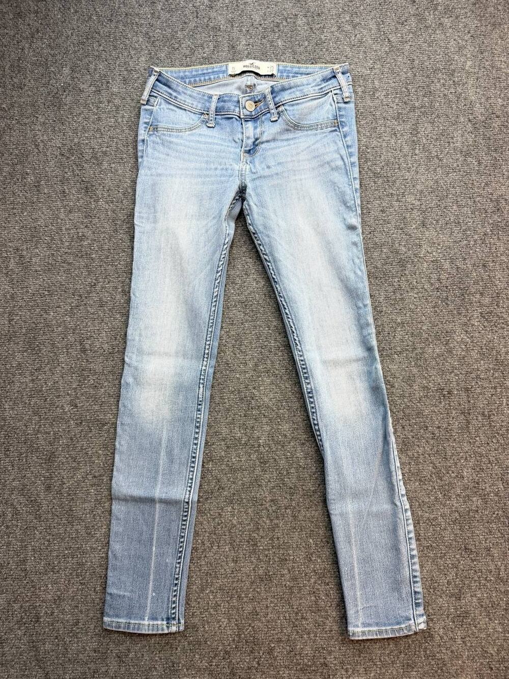 Hollister Women’s 1S W25 L27 Light Wash Slim Straight Blue Jeans